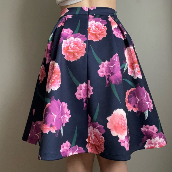 Floral knee-length full floral skirt - Picture 5 of 7